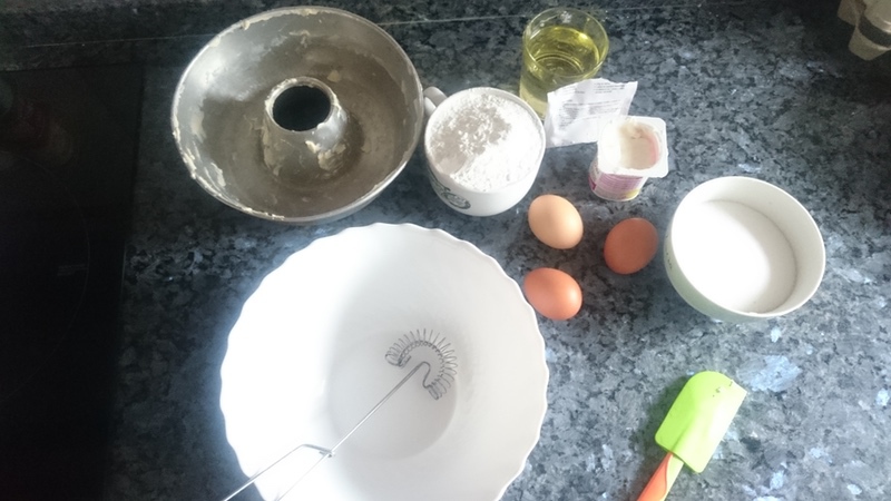 Ingredientes para la elaboración de bizcocho casero. Detalle de bienvenida en El Encanto del Valleval.